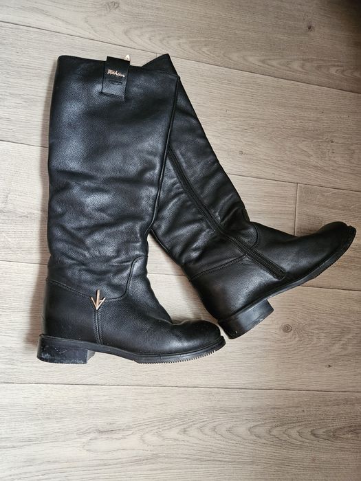 Продам зимние сапоги