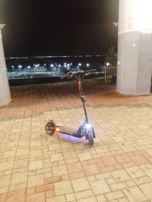 Продам электросамокат kugoo m4