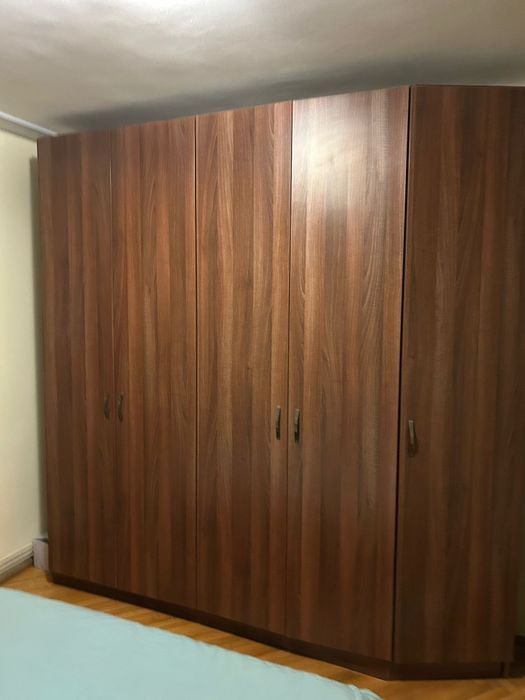 Vand apartament 3 camere, gara ,persoana fizica