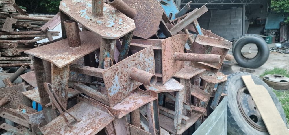 Трехножки для стубцин.