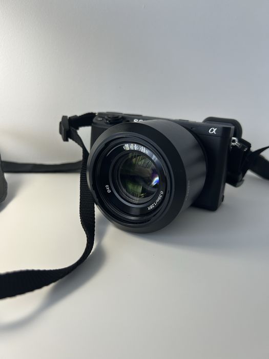 Sony A6400 + Sony 50 mm f1.8 oss