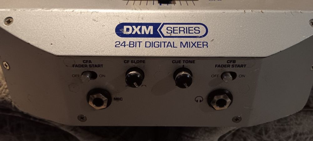 Миксер  Numark DCM 09