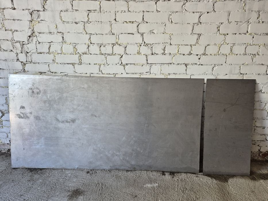 Продаю лист нержавеющей стали.