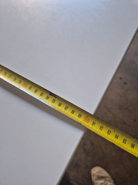 Трапезна маса в добро състояние