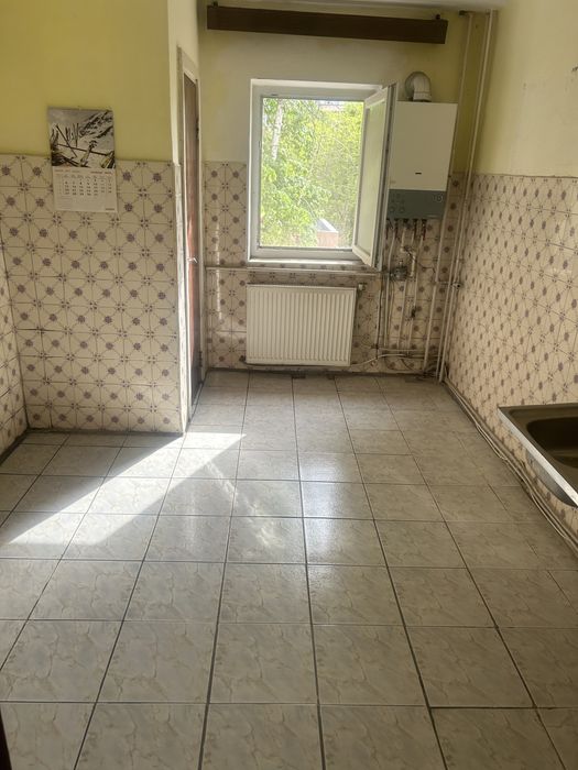 Vand apartament 4 camere