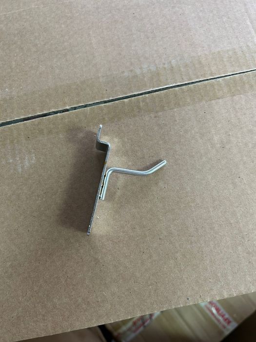 Продам крючки все размеры  для эконом панелей