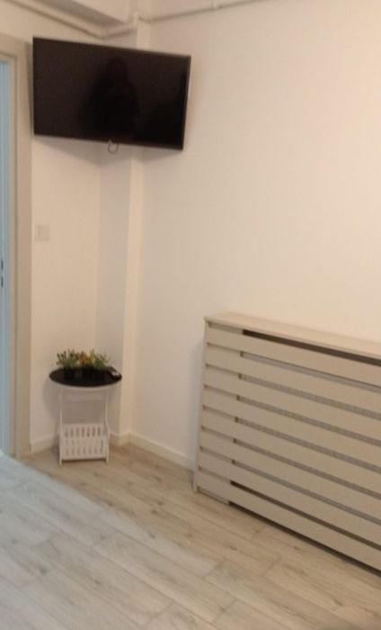 Închiriez garsonieră