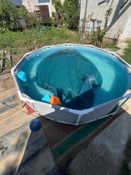Продам бассей в отличном состоянии
