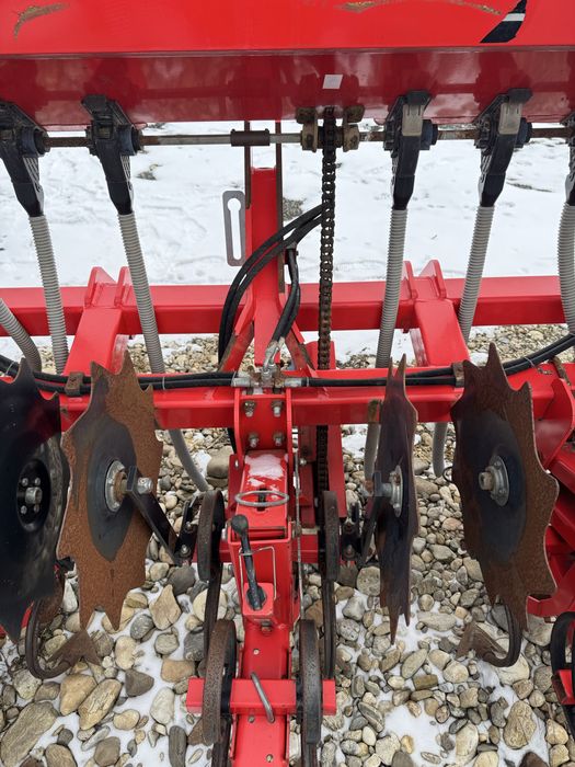 Piese Prasitoare / Cultivator SIPTEC 7 sau 9 sectii cu rabatare hidraulica