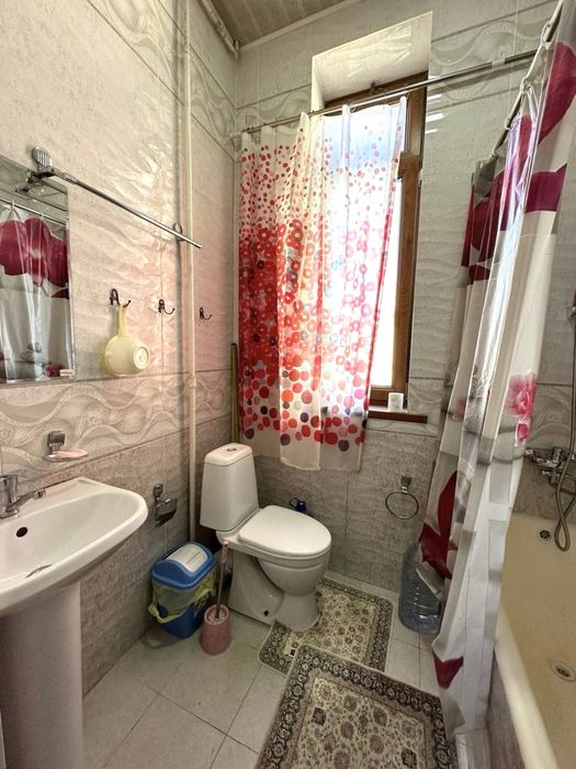 Продаю 2в3/2/2, Рядом с школой №5, сзади СНБ, Район Радуга.