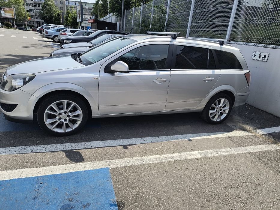 Vând Opel Astra H