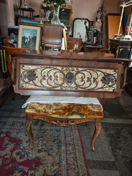 Дървена закачалка за стена