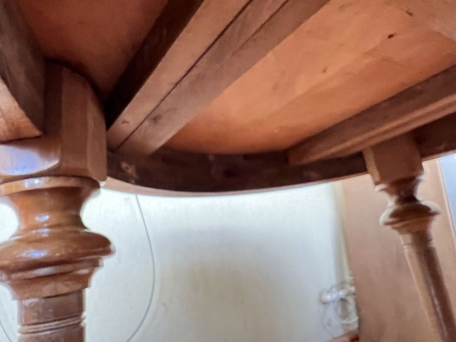 Продается антиквартный дубовый стол