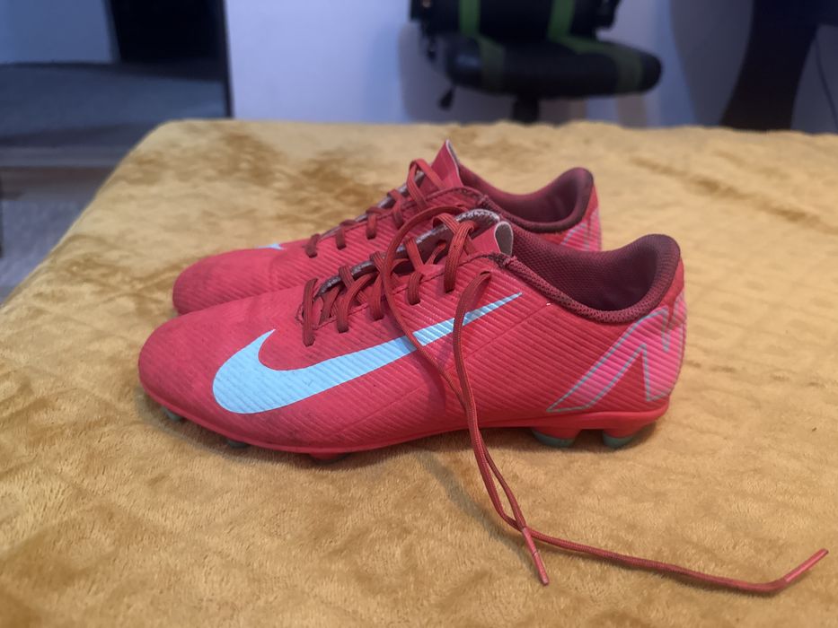 Ghete de fotbal Nike Mercurial