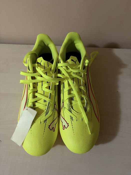Ghete fotbal PUMA Ultra 6 Play - Noi, Mărimea 44