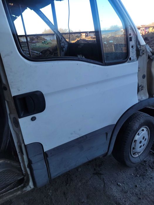 Vând uși Iveco daily ,cupa incarcator prindere euro
