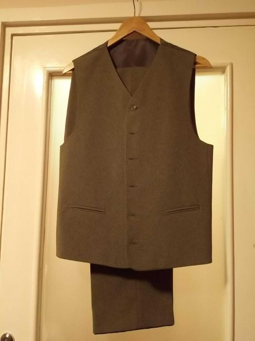 Costum barbatesc - 3 piese - marimea 48 - Moda Aliss