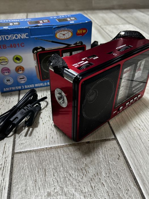 Radio FM cu ceas/ Sd/ Stick/ acumulator