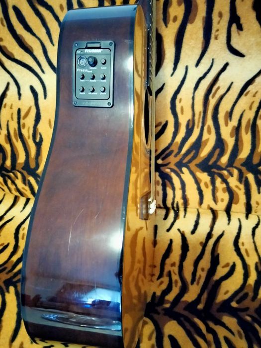 Електро акустична китара Johnson -12 струнна