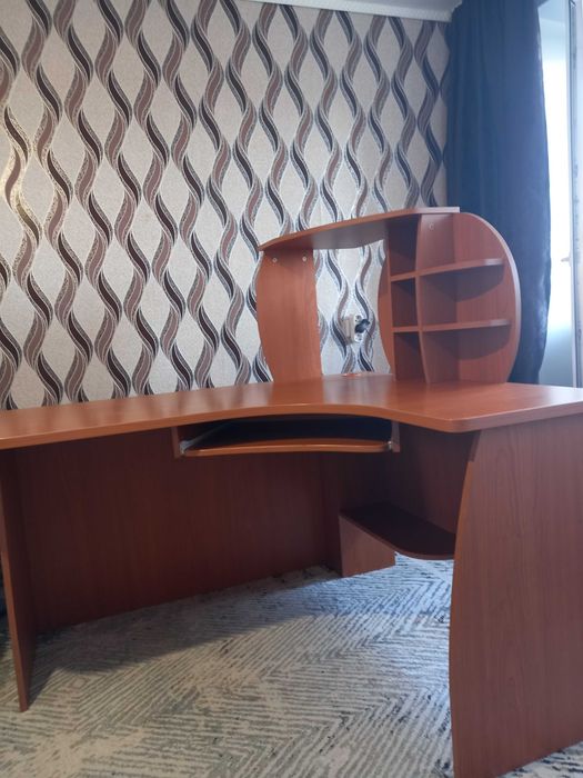 Стол компьютерный