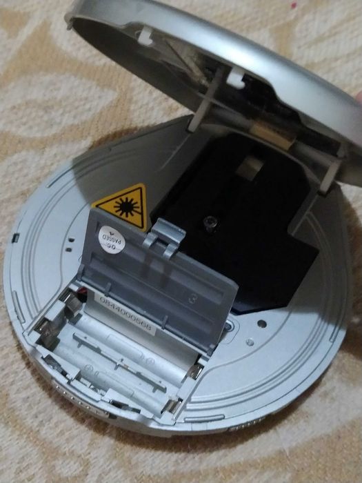 CD плеър с батерии