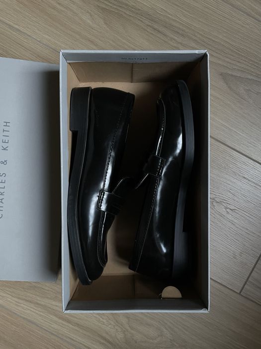 Лоферы charles&keith