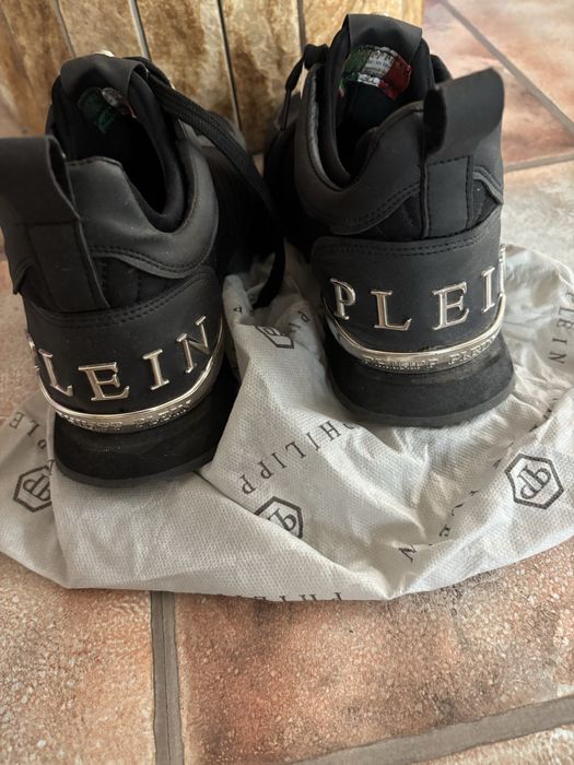 Продавам мъжки обувки в отлично състояние,