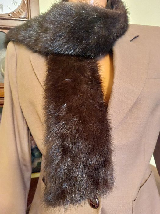 Fular frumos si elegant din blana naturala de nurca, impecabil!