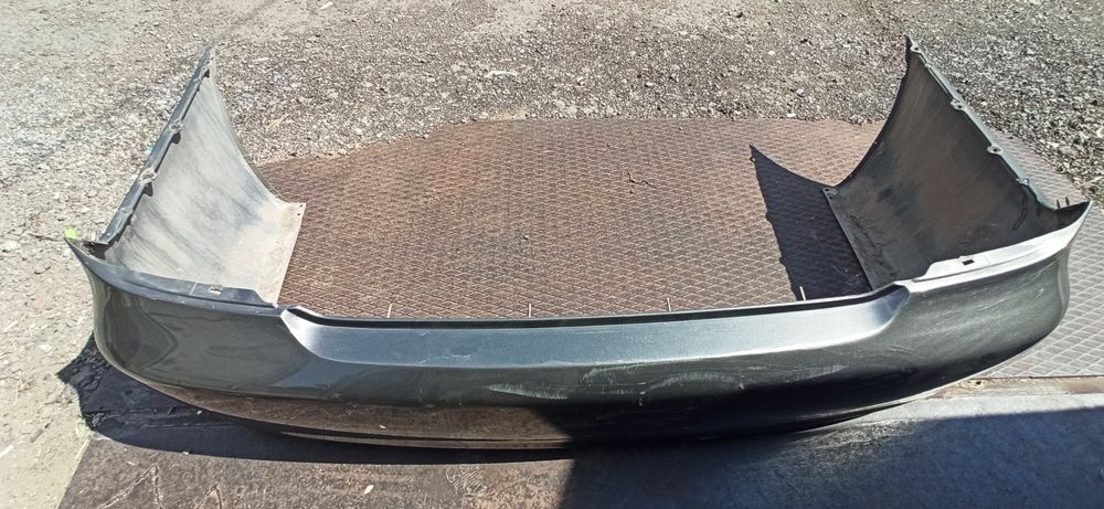 Задний бампер на Тойота