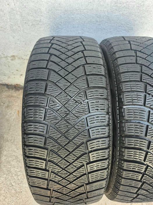 215/50R17 Пара шин Pirelli