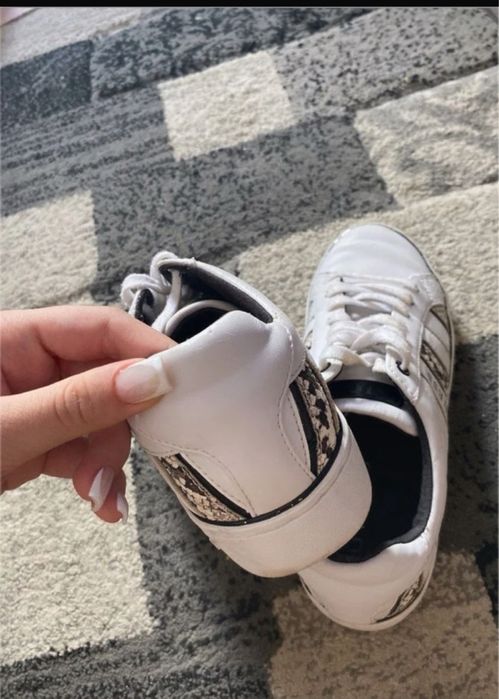 Sneakers Guess.