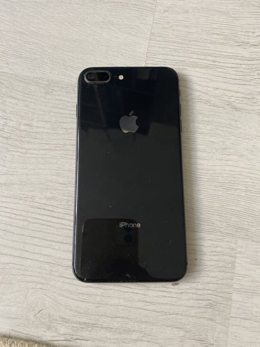 Iphone 8 plus ,64 Gb