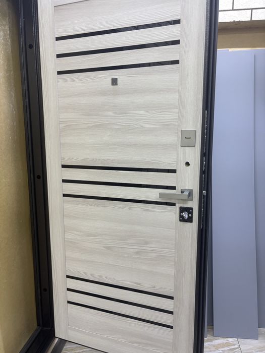 Входные Двери. Сыртқы есіктер