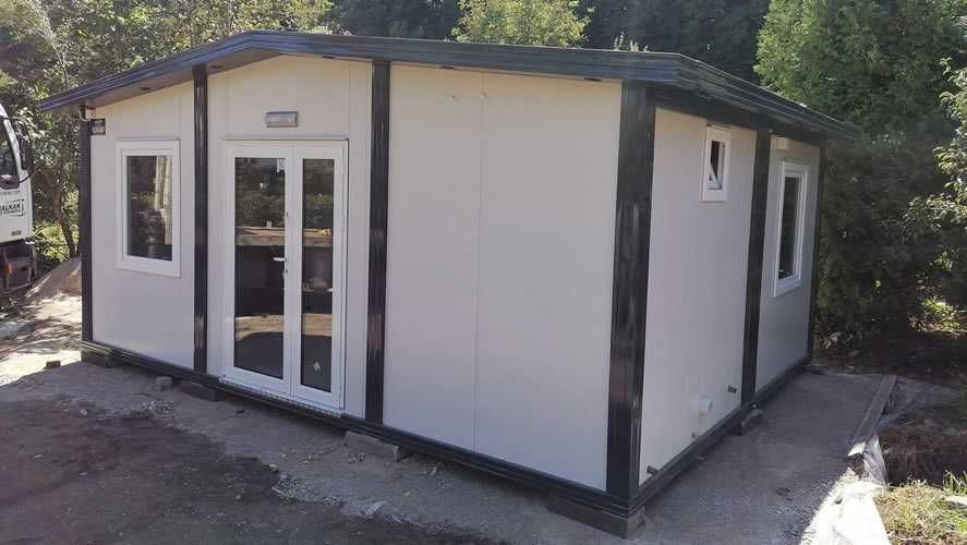 Casa Modulara, Garaje Auto si Containere stil birou din structura metalica si panou sandwich termoizolant