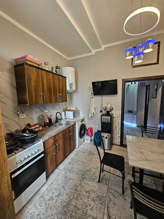 1 хоналик квартира 3 кават кирпичный дом, 6 микр, мадина магазин