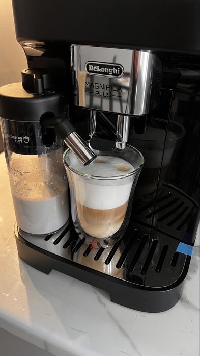 Новый Кофемашина delonghi magnifica plus