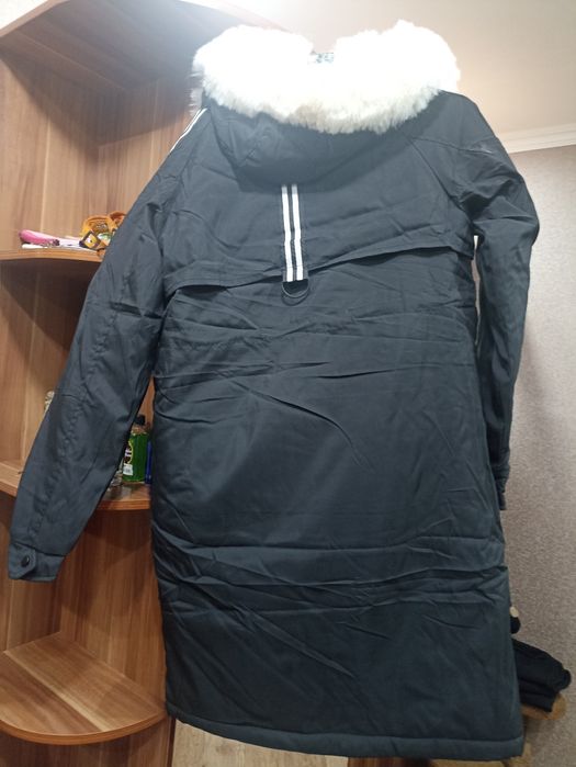 Продаю куртку женскую