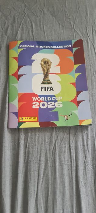 Продавам албума на Panini за световното 2026 заедно с допълнително стикери към него