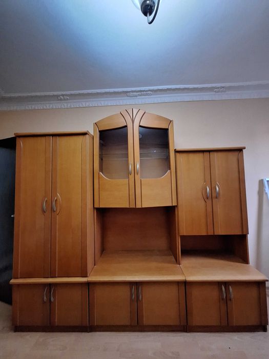 Масивна секция от дърво