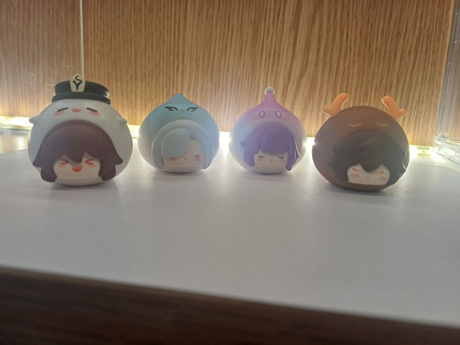 продаю фигурки по геншину