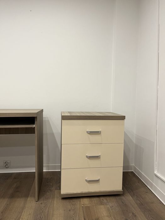 Birou +  comodă - mobilier second hand