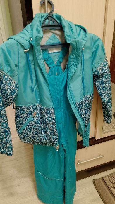 Демисезонный костюм для девочки