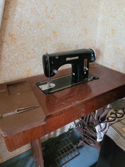 Шевна крачна машина