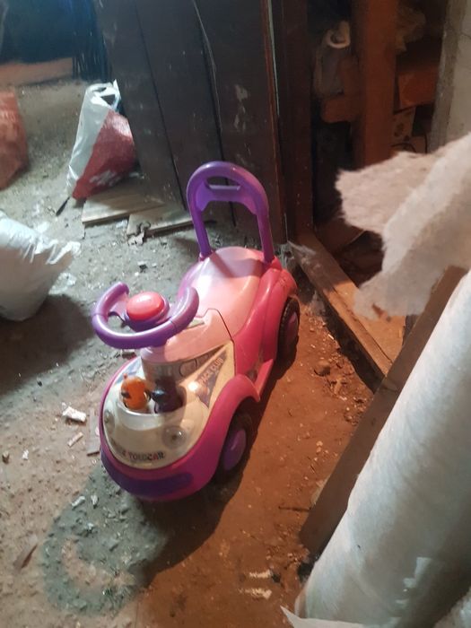 Продам детскую машинку