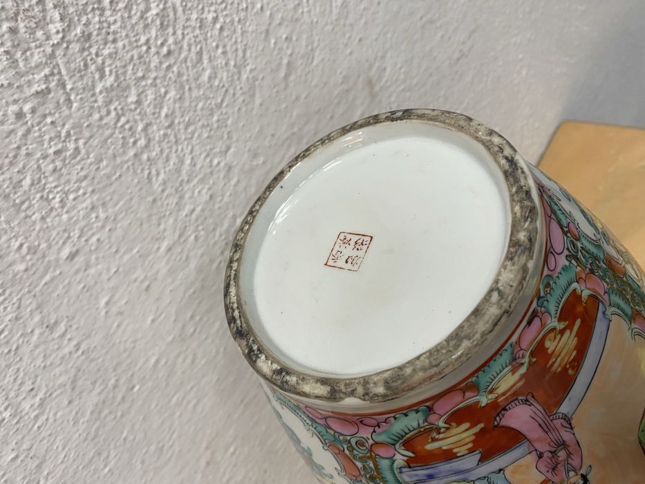 Китайска ваза от порцелан