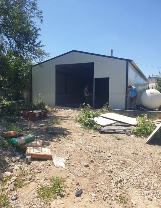 Vindem hale metalicie 15 lungime 10 deschidere 4 la strasna