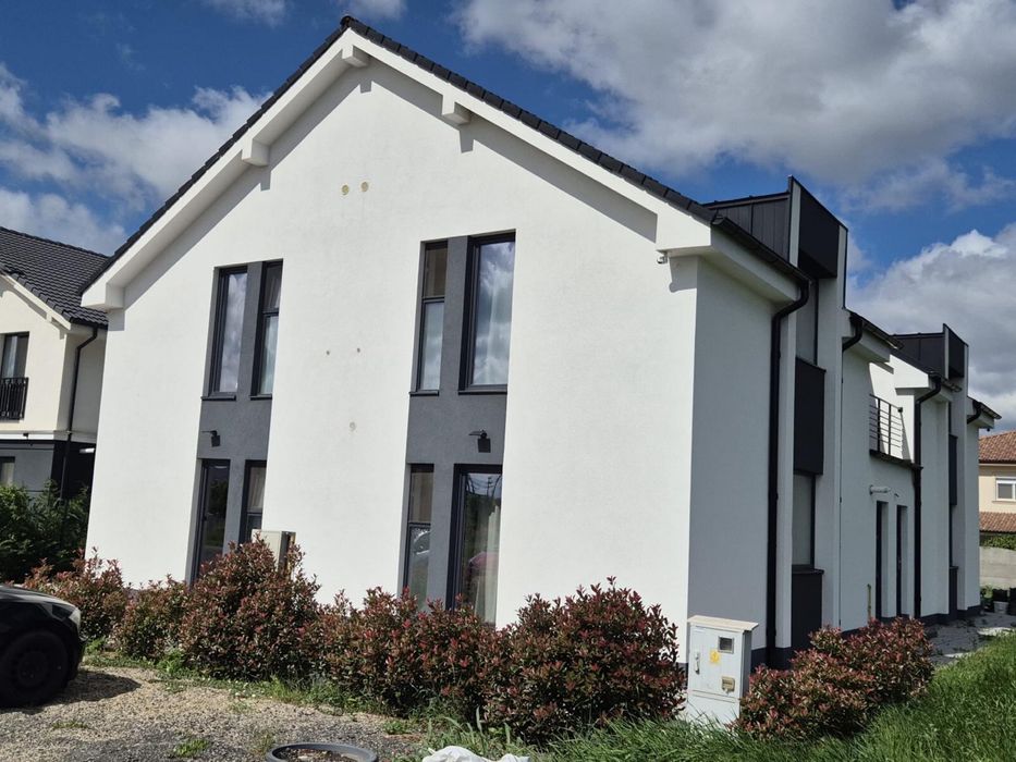 Casa/Bloc nou cu 8 Apartamente inchiriate complet pretabil Azil/Gradinita/Birouri Locatie Premium Mosnita Noua