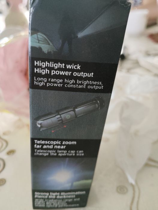 Lanternă cu electroșocuri NOU