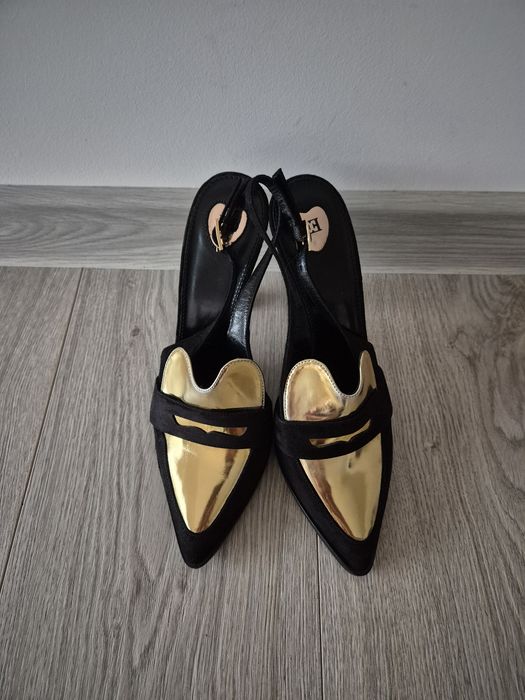 Pantofi din piele Escada