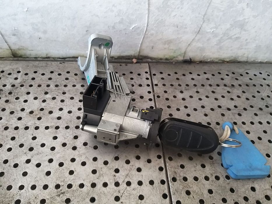 Contact auto cu cheie alfa romeo giulietta 940 01252800 00505255500